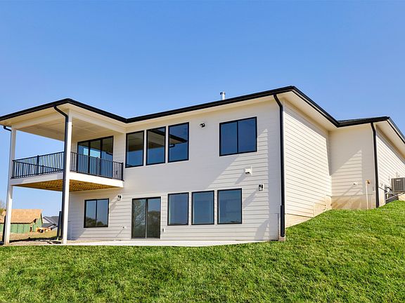 4th image of 5548 167th St