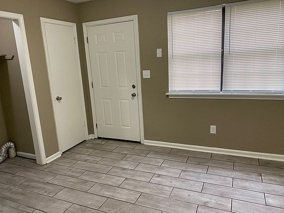 4th image of 29 Woodmont Dr #D