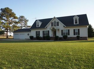 1615 Oberry Rd, Mount Olive, NC 28365