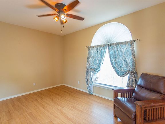 3rd image of 203 Pima Dr