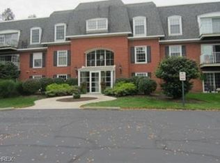 22701 Center Ridge Rd APT 214, Rocky River, OH 44116