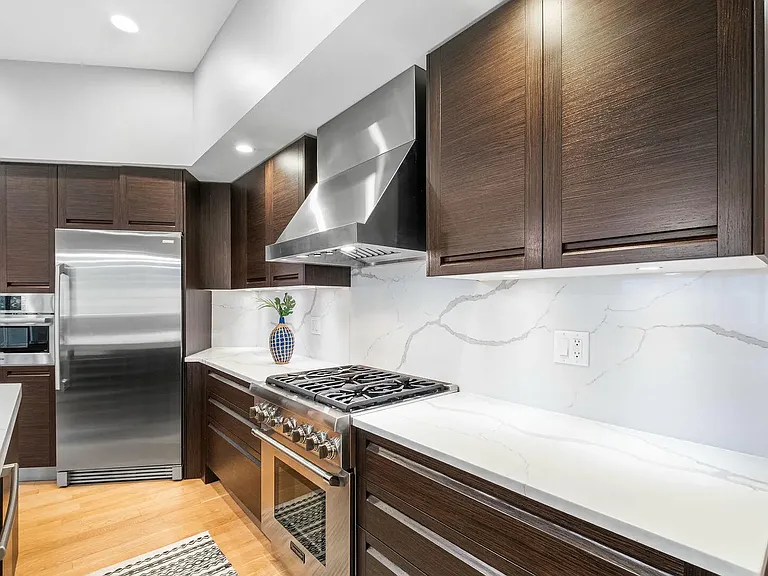652 N Morgan St #202 — Photo 16