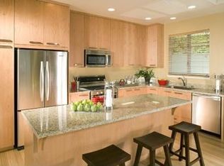 12 Heritage Pl, Menlo Park, CA 94025