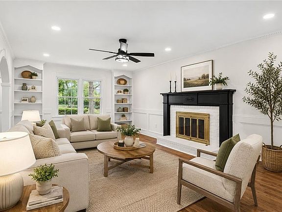 3rd image of 598 Saddletop Ln
