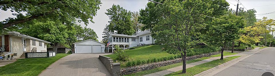1st image of 1583 Burns Ave