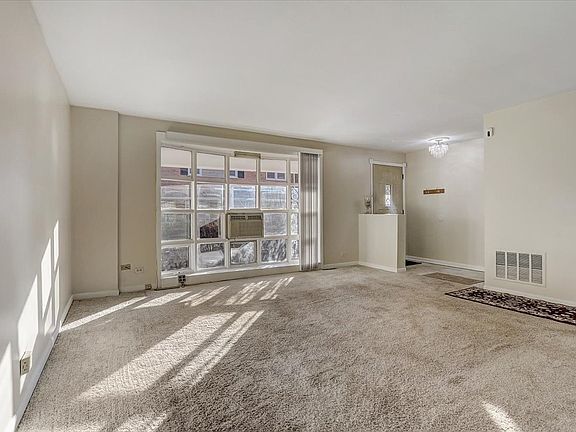 5th image of 7845 N Nordica Ave