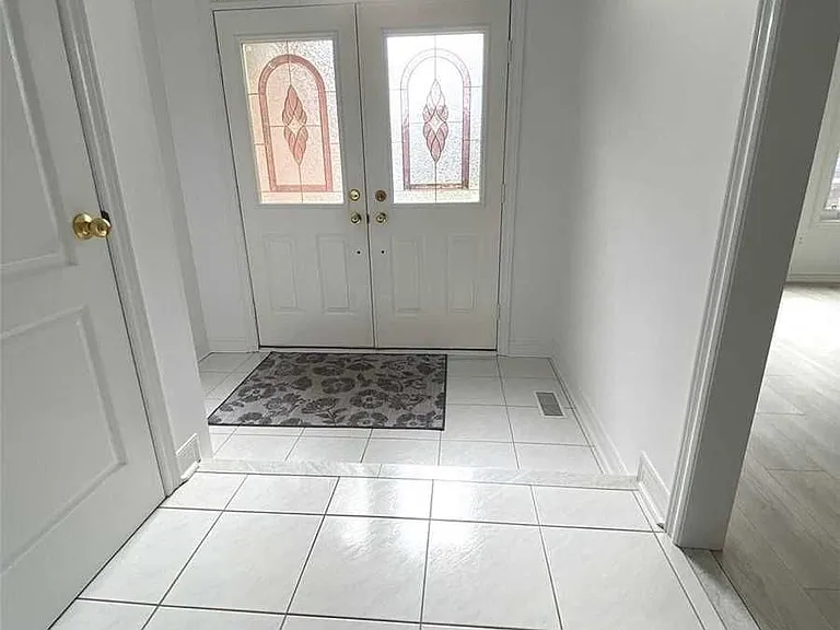 365 Meegan Ct — Photo 2