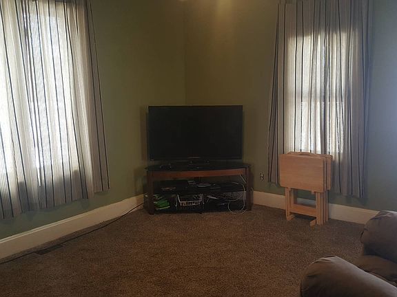 5th image of 1015 6th Ave
