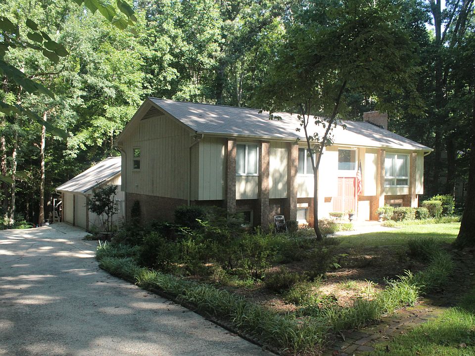 House sits on a quiet street
