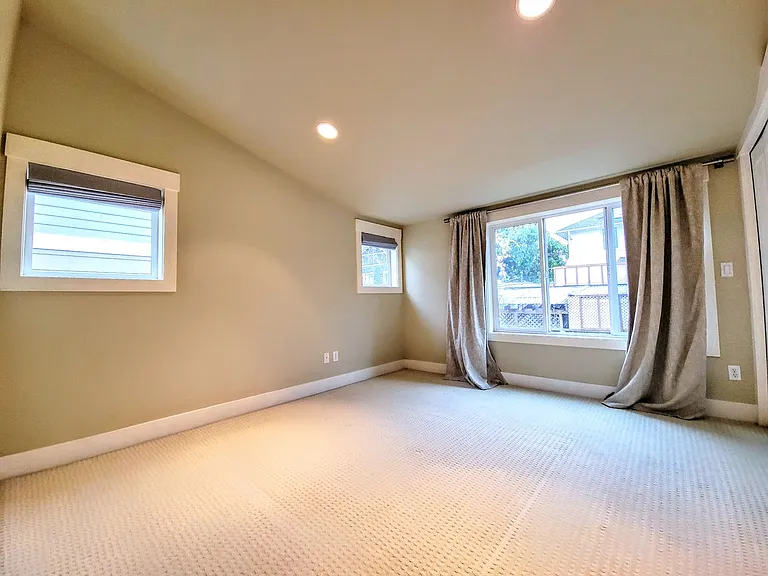 3814 Interlake Ave N #B — Photo 7