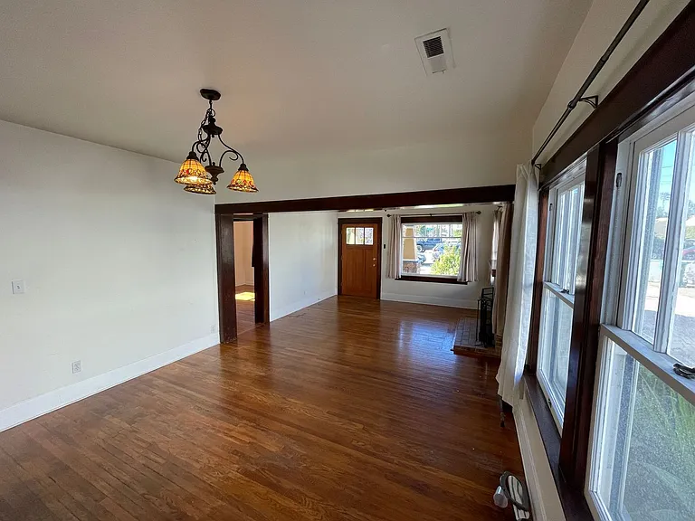 4857 Kansas St — Photo 14