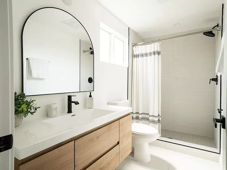 2683 Roseview Ave #2 — Photo 10