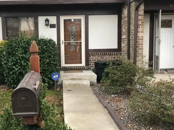 33 Bourbon Ct, Parkville, MD 21234