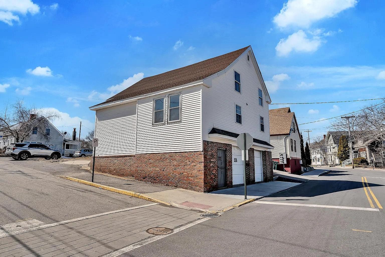 20 Green St #2, Biddeford, ME 04005 | Zillow