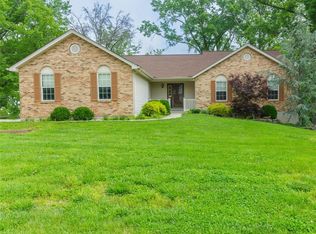 361 Round Tower Dr E, Saint Charles, MO