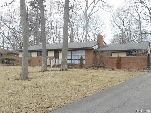 1st image of 21328 Canterbury Ave