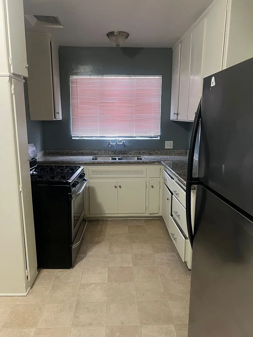 1 bed, 1.0 bath, $2,289 — Photo 2