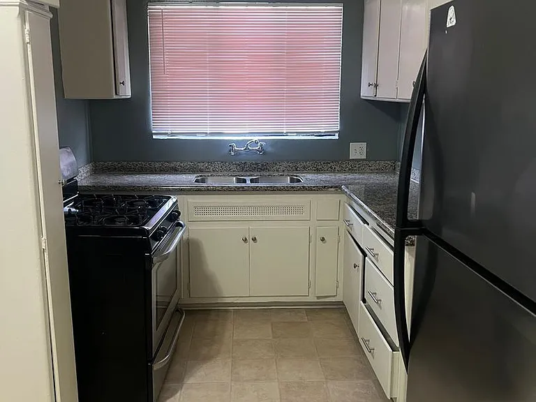 4134 1/4 Somerset Dr — Photo 2