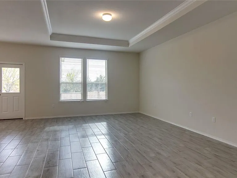6621 Hartlage St — Photo 9