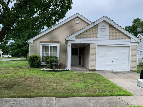 48 Liverpool Ln, Southampton, NJ 08088