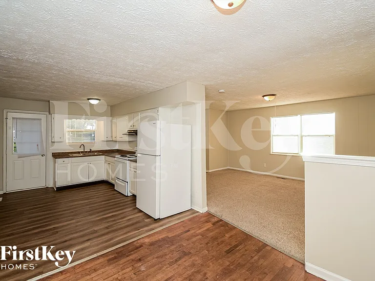 4601 N Richardt Ave — Photo 7