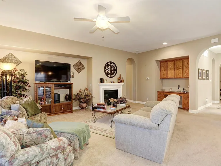11733 Corino Way — Photo 14