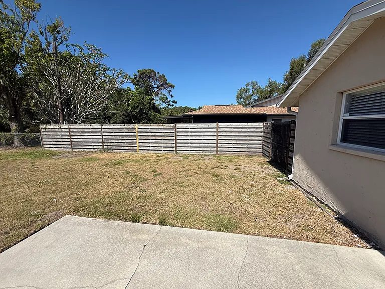 2604 Regatta Dr — Photo 34