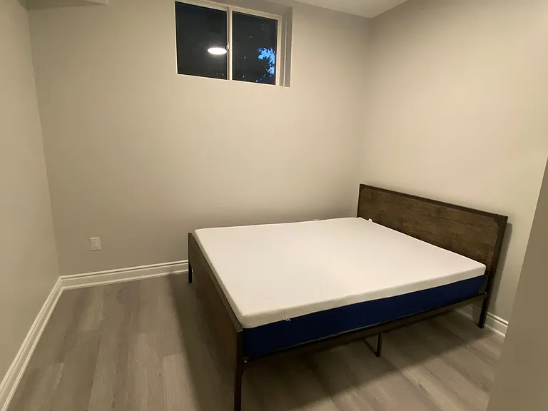 306 Jarvis St E — Photo 11