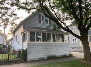 1908 Dewey Ave, Evanston, IL 60201