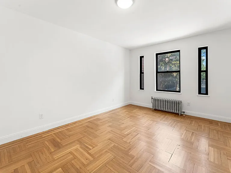 333 Fairmount — Photo 10