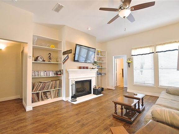 2nd image of 1909 Manten Blvd
