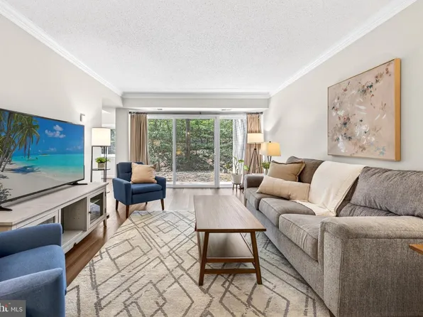 11735 Ledura Ct #T1, Reston, VA 20191