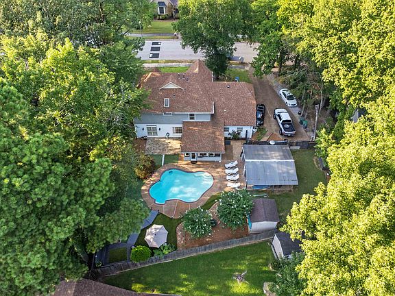 2nd image of 2818 Morning Woods Dr