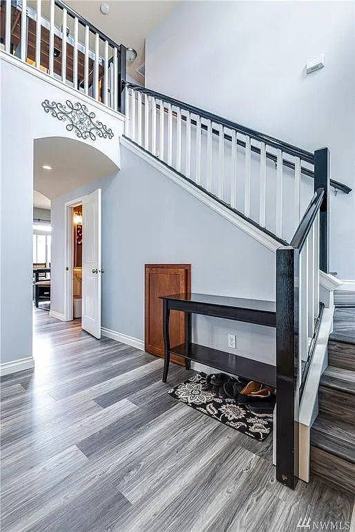 4 bed, 2.5 bath, 2076 sqft, $3,000 — Photo 3