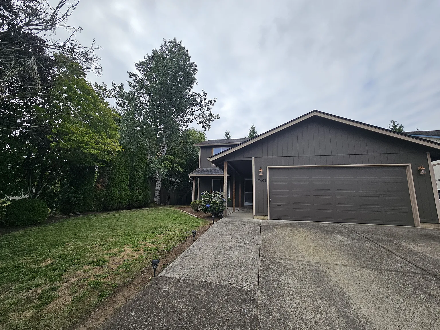 4 bed, 2.5 bath, 1964 sqft, $2,700 — Photo 1