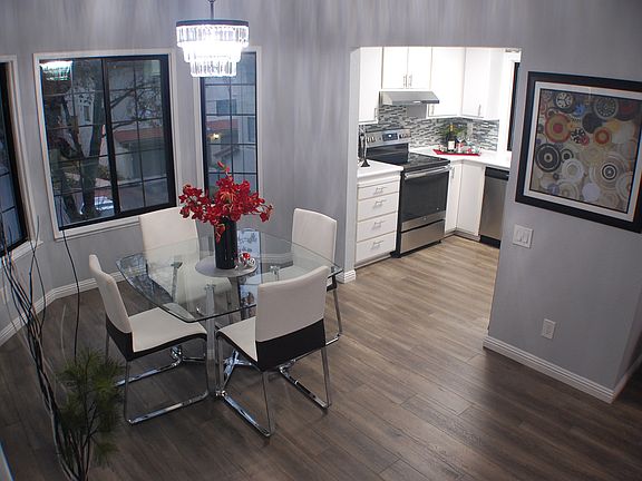 3rd image of 418 Kenbrook Cir