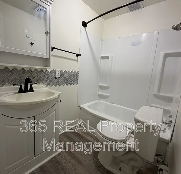 1630 9th Ave #5 — Photo 8