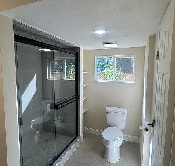 2175 Howard St — Photo 11