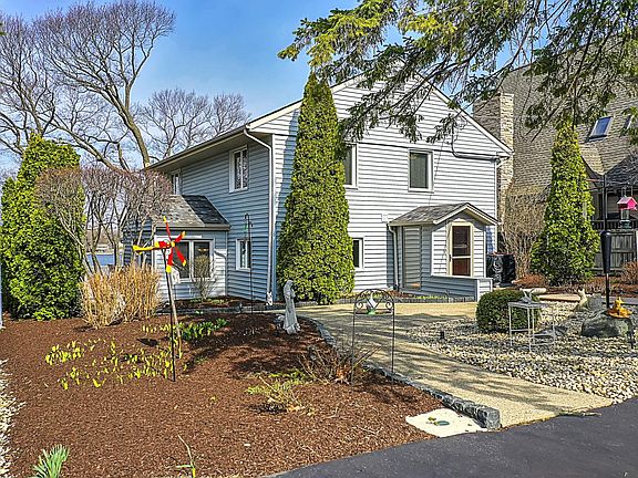 3rd image of 39026 N Cedar Crest Dr
