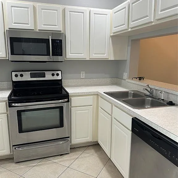 8563 Hunters Key Cir — Photo 6
