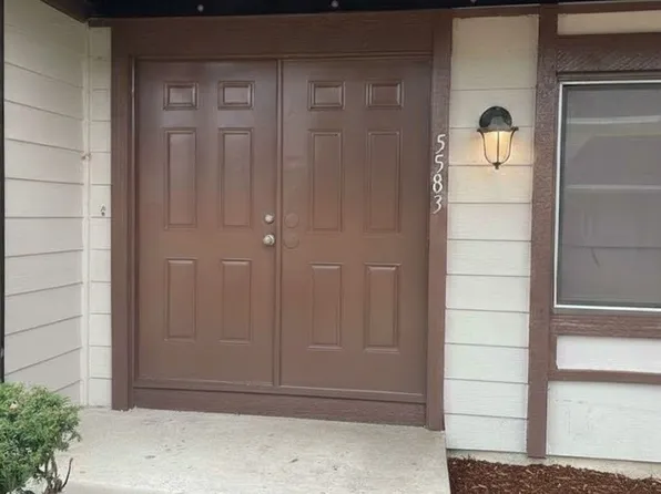 5583 Carmel Dr, Hanover Park, IL 60133