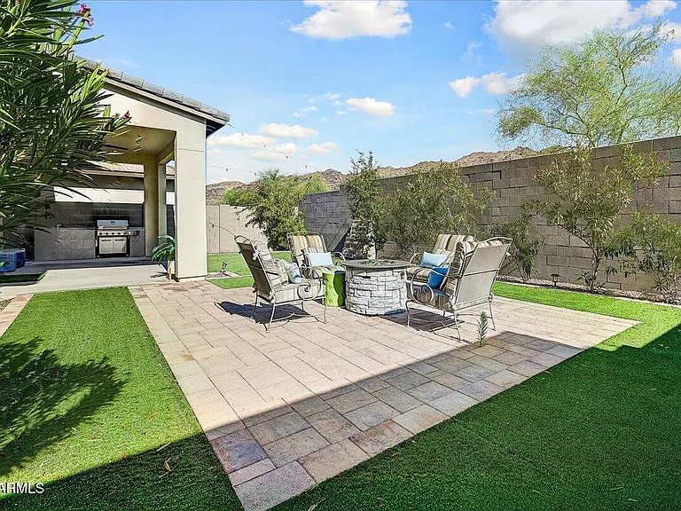 829 E Monte Way — Photo 36
