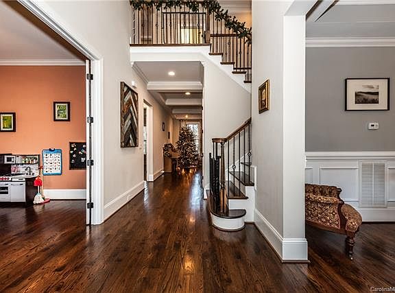 4th image of 117 Birch River Pl