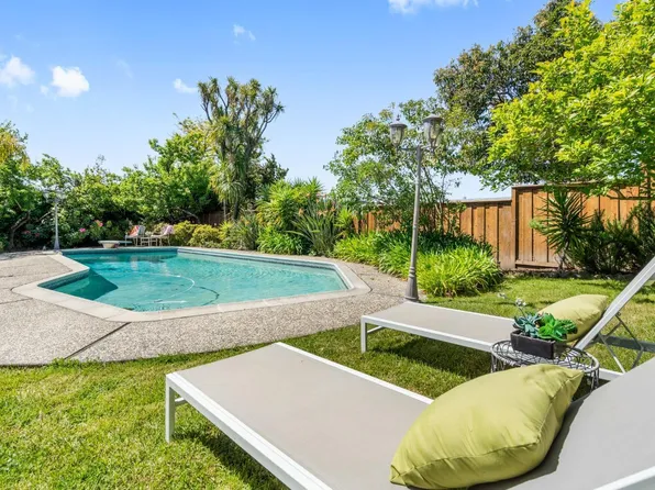 390 San Luis Way, Novato, CA 94945