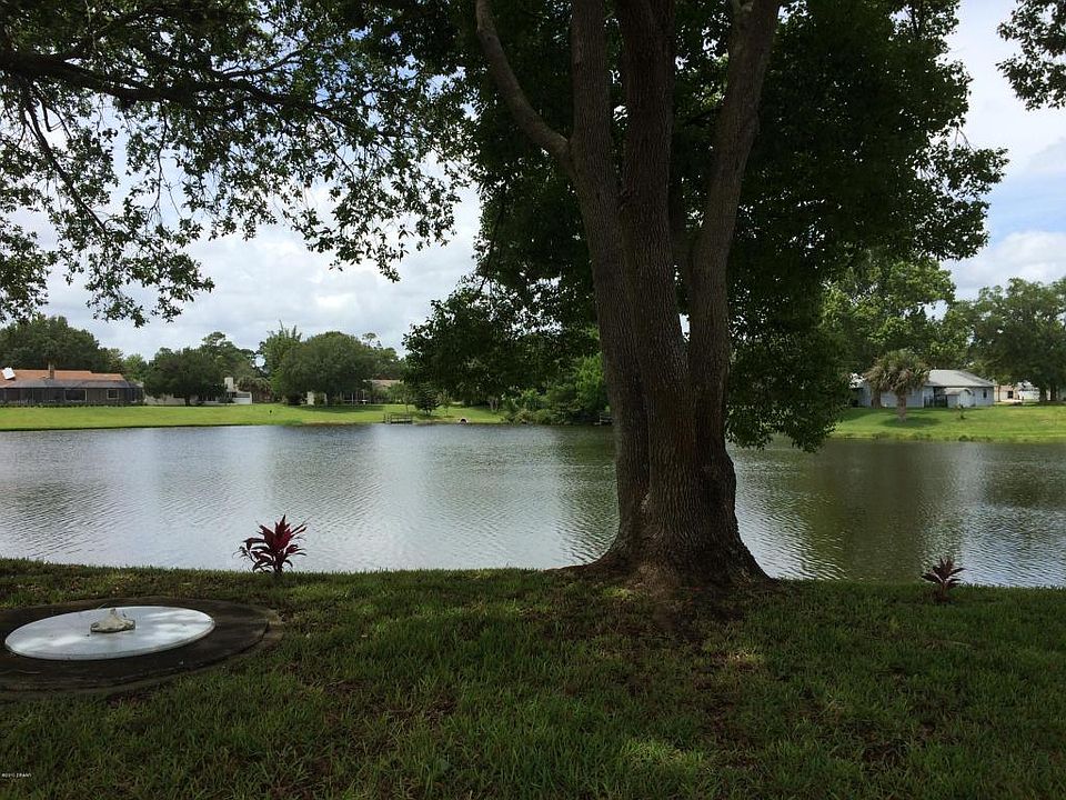 1st image of 755 Hunt Club Trl