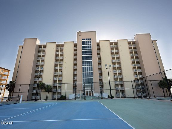 5th image of 3815 S Atlantic Ave APT 206