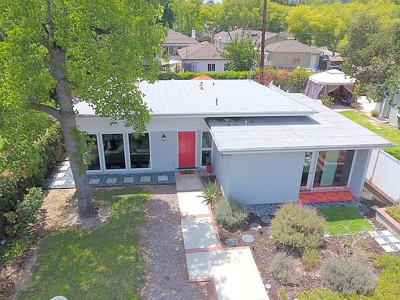 2nd image of 525 Eaton Dr