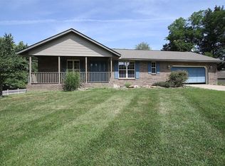 3 Maple Dr, Dorsey, IL 62021