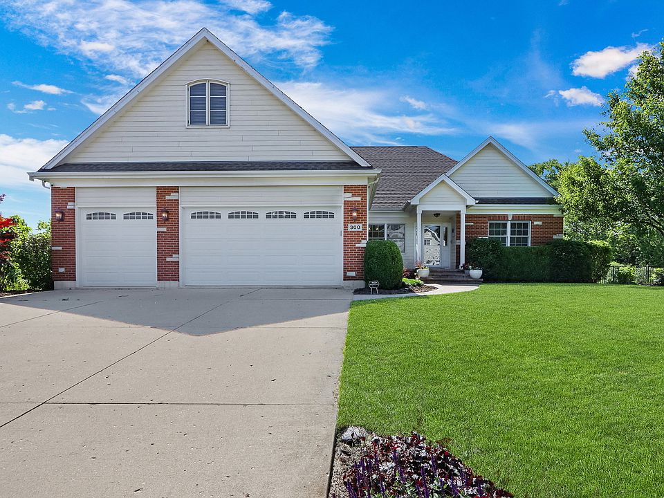 1st image of 300 Abbey Ln