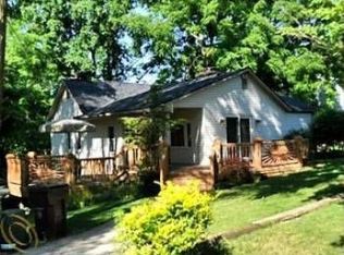 12124 Ryznar Dr, Belleville, MI 48111